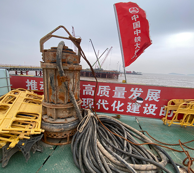 通甬高铁海上pc钢管桩围堰，ice液压疏浚泵高效清淤！